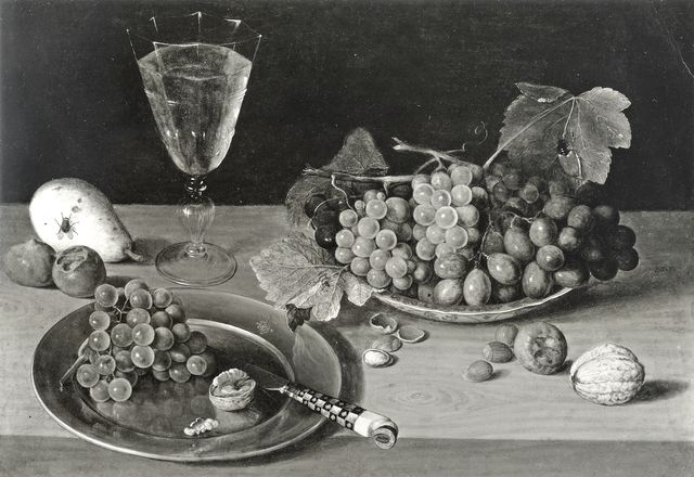 Bullaty Lomeo Photographers — Soreau Isaac - sec. XVII - Natura morta con piatto d'uva, pera, nocciole, noci, pera e calice — insieme
